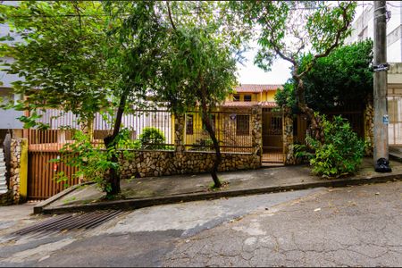Casa à venda com 700m², 4 quartos e 3 vagasFachada