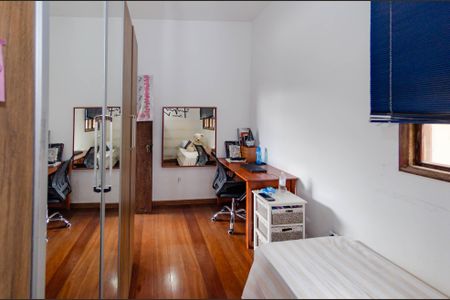 Casa à venda com 700m², 4 quartos e 3 vagasQuarto de serviço 2
