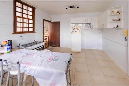 Casa à venda com 700m², 4 quartos e 3 vagasCozinha