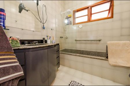 Casa à venda com 700m², 4 quartos e 3 vagasBanheiro suíte