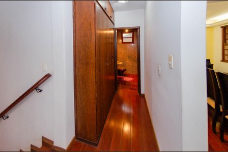 Casa à venda com 700m², 4 quartos e 3 vagasCorredor