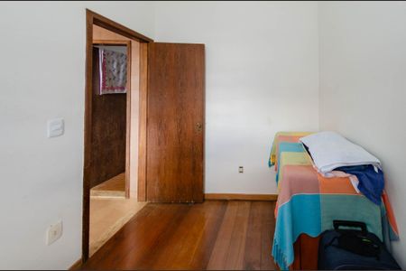 Casa à venda com 700m², 4 quartos e 3 vagasQuarto de serviço 1