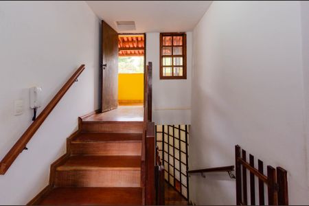 Casa à venda com 700m², 4 quartos e 3 vagasEscada