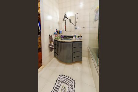 Casa à venda com 700m², 4 quartos e 3 vagasBanheiro suíte
