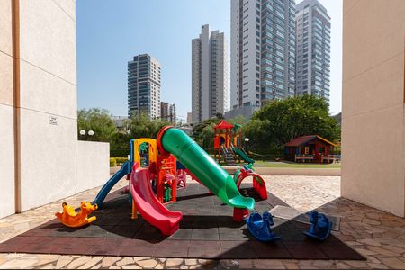 Apartamento para alugar com 106m², 3 quartos e 2 vagas Apartamento para alugar com 106m², 3 quartos e 2 vagasÁrea comum - Playground