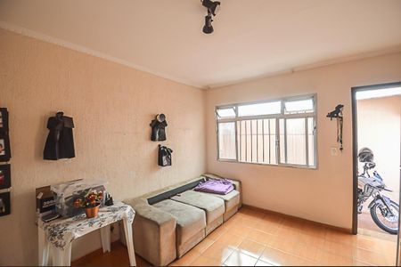 Casa à venda com 115m², 3 quartos e 3 vagasSala