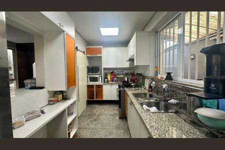 Casa à venda com 287m², 3 quartos e 3 vagas Casa à venda com 287m², 3 quartos e 3 vagasCozinha