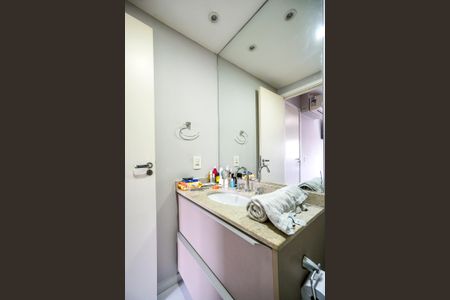 Apartamento para alugar com 65m², 2 quartos e 1 vagaBanheiro da suíte
