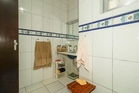 Casa à venda com 226m², 3 quartos e 2 vagasBanheiro da Suíte