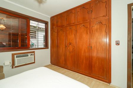 Casa à venda com 226m², 3 quartos e 2 vagasSuíte