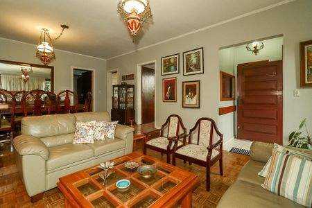 Casa à venda com 226m², 3 quartos e 2 vagasSala