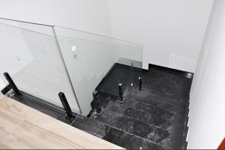 Casa à venda com 130m², 3 quartos e 2 vagasEscada Quartos