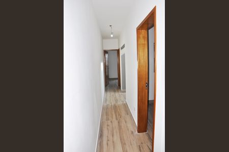 Casa à venda com 130m², 3 quartos e 2 vagasCorredor Quartos