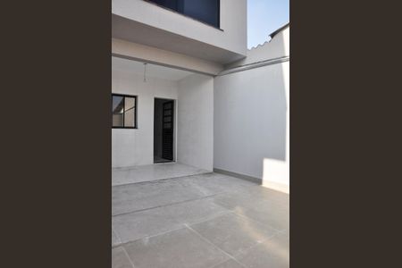 Casa à venda com 129m², 3 quartos e 2 vagas Casa à venda com 129m², 3 quartos e 2 vagas- Quintal