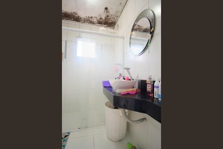 Casa à venda com 145m², 2 quartos e 2 vagasBanheiro da Suíte 2