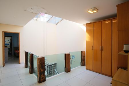 Casa à venda com 145m², 2 quartos e 2 vagasHall dos Quartos