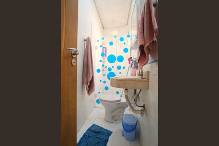 Casa à venda com 145m², 2 quartos e 2 vagasBanheiro da Suíte 1