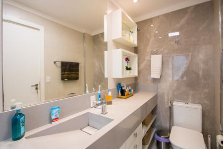 Apartamento à venda com 112m², 3 quartos e 1 vaga Apartamento à venda com 112m², 3 quartos e 1 vagaBanheiro da Suíte