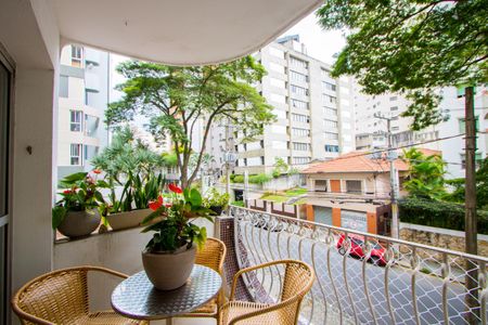 Apartamento à venda com 112m², 3 quartos e 1 vaga Apartamento à venda com 112m², 3 quartos e 1 vagaVaranda da sala