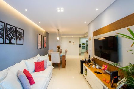 Apartamento à venda com 112m², 3 quartos e 1 vaga Apartamento à venda com 112m², 3 quartos e 1 vagaSala