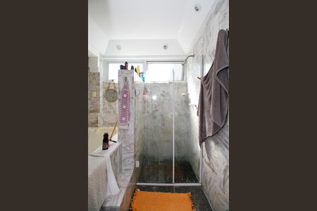 Apartamento à venda com 188m², 2 quartos e 1 vaga Apartamento à venda com 188m², 2 quartos e 1 vagaBanheiro da Suíte 2