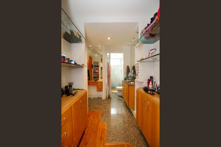 Apartamento à venda com 188m², 2 quartos e 1 vaga Apartamento à venda com 188m², 2 quartos e 1 vagaCloset da Suíte 2