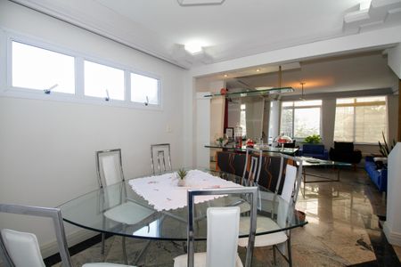 Apartamento à venda com 188m², 2 quartos e 1 vaga Apartamento à venda com 188m², 2 quartos e 1 vagaSala de Jantar