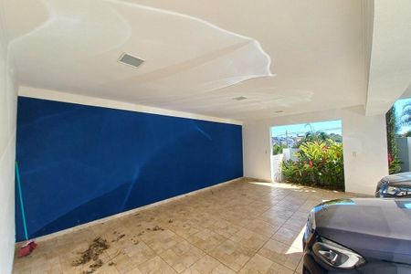 Casa de condomínio à venda com 410m², 3 quartos e 4 vagas Casa de condomínio à venda com 410m², 3 quartos e 4 vagasGaragem