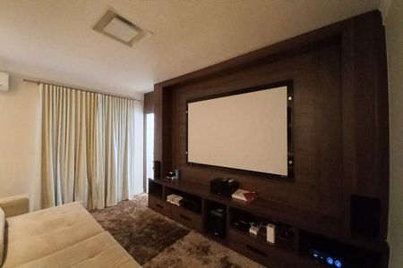 Casa de condomínio à venda com 410m², 3 quartos e 4 vagas Casa de condomínio à venda com 410m², 3 quartos e 4 vagasSala - Cinema