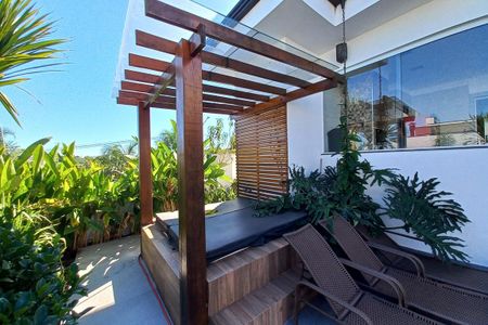 Casa de condomínio à venda com 410m², 3 quartos e 4 vagas Casa de condomínio à venda com 410m², 3 quartos e 4 vagasÁrea comum