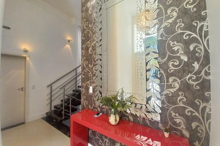 Casa de condomínio à venda com 410m², 3 quartos e 4 vagas Casa de condomínio à venda com 410m², 3 quartos e 4 vagasSala