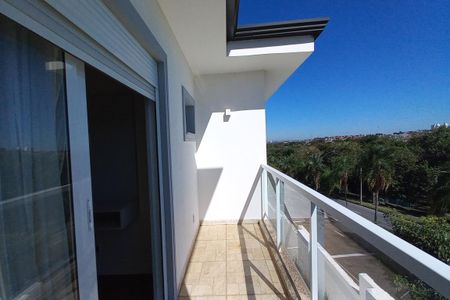 Casa de condomínio à venda com 410m², 3 quartos e 4 vagas Casa de condomínio à venda com 410m², 3 quartos e 4 vagasVaranda da Suíte 1