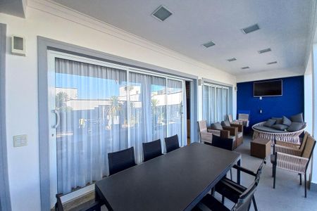 Casa de condomínio à venda com 410m², 3 quartos e 4 vagas Casa de condomínio à venda com 410m², 3 quartos e 4 vagasÁrea comum