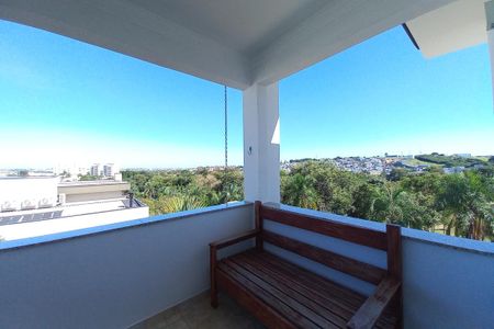 Casa de condomínio à venda com 410m², 3 quartos e 4 vagas Casa de condomínio à venda com 410m², 3 quartos e 4 vagasVaranda da Suíte 2