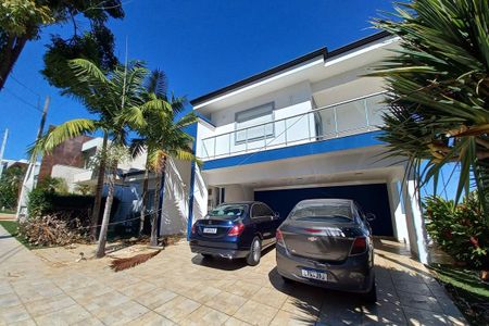Casa de condomínio à venda com 410m², 3 quartos e 4 vagas Casa de condomínio à venda com 410m², 3 quartos e 4 vagasFachada do Prédio
