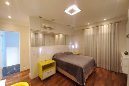 Casa de condomínio à venda com 410m², 3 quartos e 4 vagas Casa de condomínio à venda com 410m², 3 quartos e 4 vagasSuíte 3