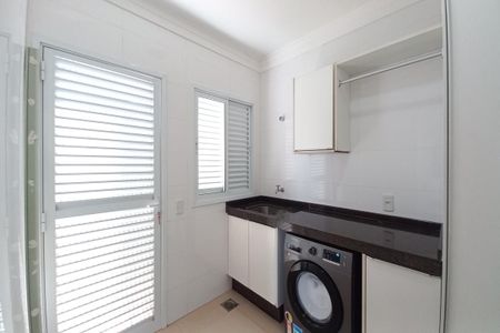 Casa de condomínio à venda com 410m², 3 quartos e 4 vagas Casa de condomínio à venda com 410m², 3 quartos e 4 vagasÁrea de Serviço