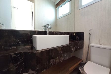 Casa de condomínio à venda com 410m², 3 quartos e 4 vagas Casa de condomínio à venda com 410m², 3 quartos e 4 vagasLavabo