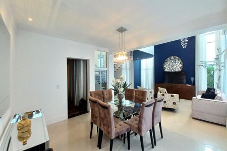Casa de condomínio à venda com 410m², 3 quartos e 4 vagas Casa de condomínio à venda com 410m², 3 quartos e 4 vagasSala de Jantar