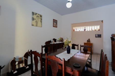 Casa à venda com 212m², 4 quartos e 13 vagasCasa 1 - Sala de jantar