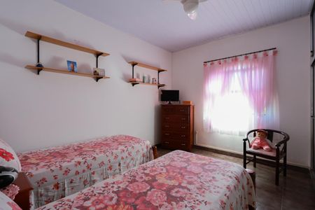 Casa à venda com 212m², 4 quartos e 13 vagasCasa 1 - Quarto 2