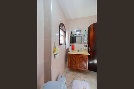 Casa à venda com 212m², 4 quartos e 13 vagasCasa 2 - Banheiro