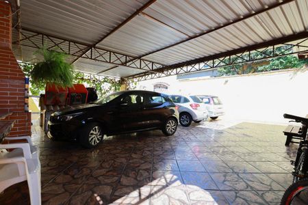 Casa à venda com 212m², 4 quartos e 13 vagasÁrea de lazer