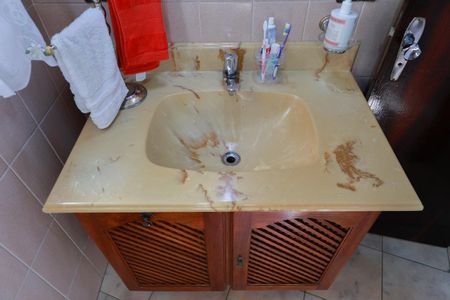 Casa à venda com 212m², 4 quartos e 13 vagasCasa 2 - Banheiro