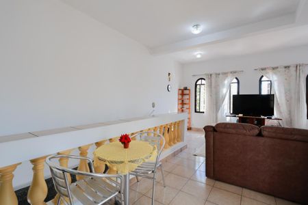 Casa à venda com 212m², 4 quartos e 13 vagasCasa 2 - Sala