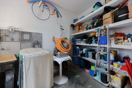 Casa à venda com 212m², 4 quartos e 13 vagasCasa 2 - Área de serviço