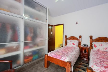 Casa à venda com 212m², 4 quartos e 13 vagasCasa 1 - Quarto 2