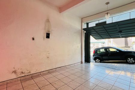 Casa à venda com 140m², 7 quartos e 1 vaga Casa à venda com 140m², 7 quartos e 1 vagaGaragem