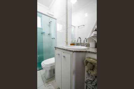 Casa à venda com 240m², 3 quartos e 4 vagasBanheiro da Suíte 2