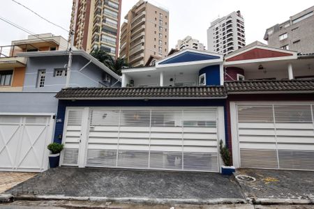 Casa à venda com 240m², 3 quartos e 4 vagasFachada